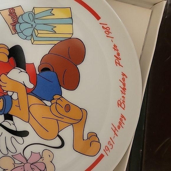 NIB Disney collectors plate Pluto - Picture 2 of 7